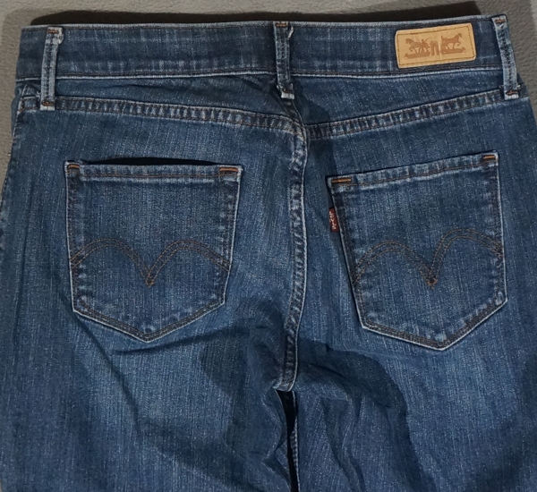 XE05448 **LEVI'S** 525 PERFECT WAIST STRAIGHT LEG WOMENS WESTERN