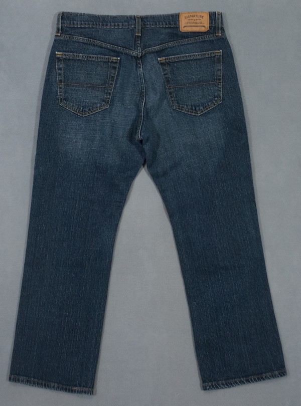 TJ14423 **LEVI** SIGNATURE RELAXED FIT JEANS 34X30 (msr 33