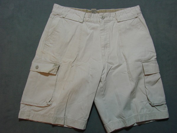 SF12408 **IZOD** RN#36543 CARGO SHORTS 34 (msr 33